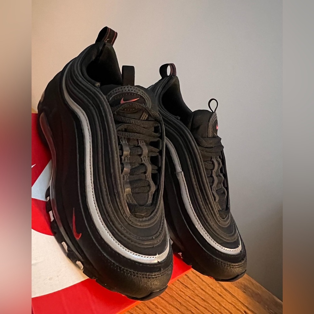 Goodcondition I really only wore them 1 they just sitting in the closet